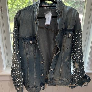 NWT Sunset + Spring size medium distressed denim jacket